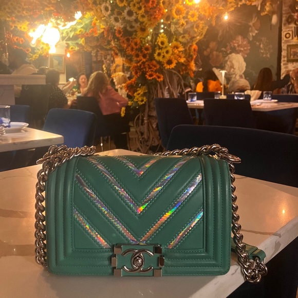 Authentic Chanel Chevron Boy Bag - Picture 3 of 17